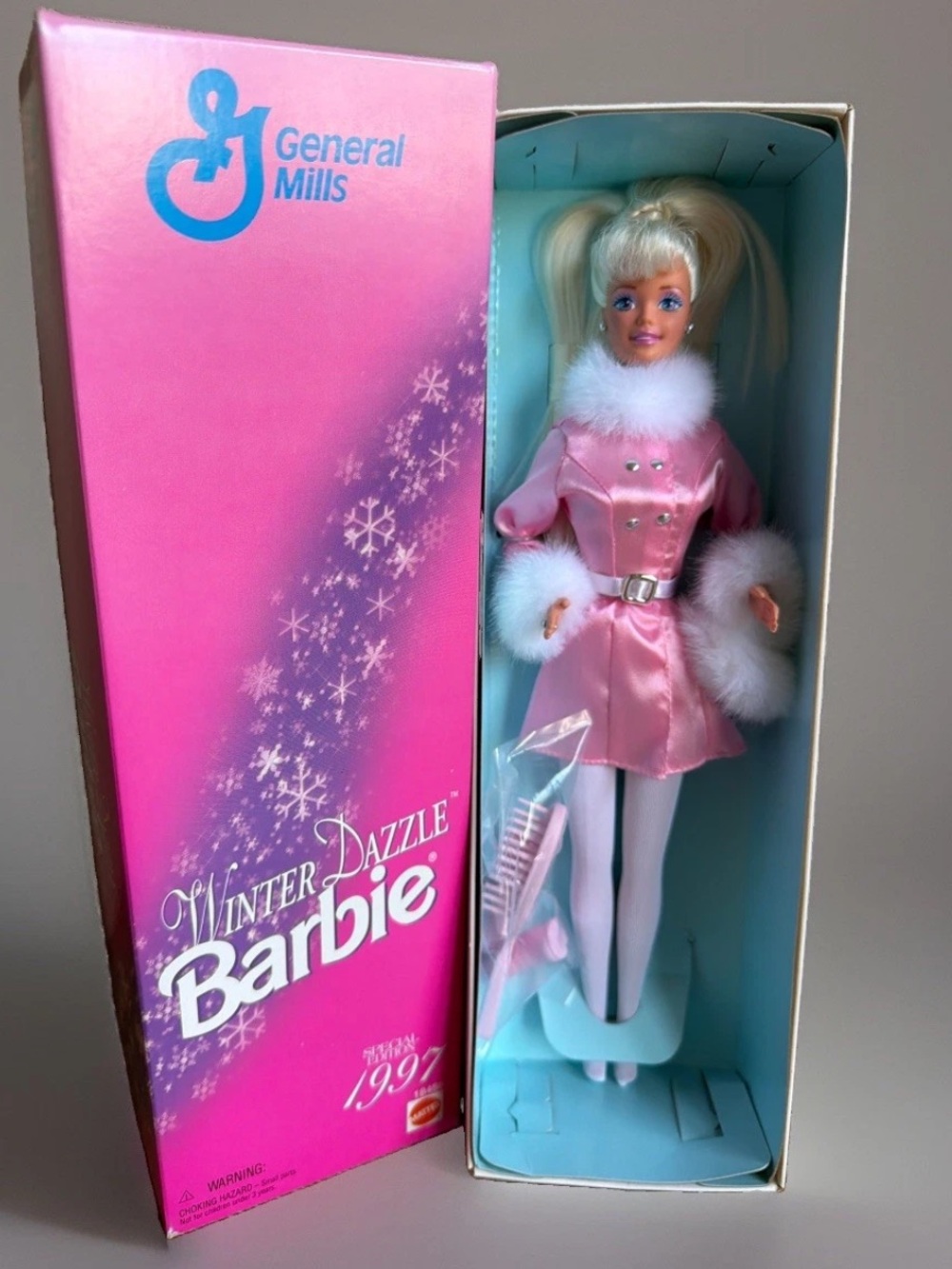Mattel Winter Dazzle Barbie Special Edition 1997 11.5in Fashion Doll MPN 18456